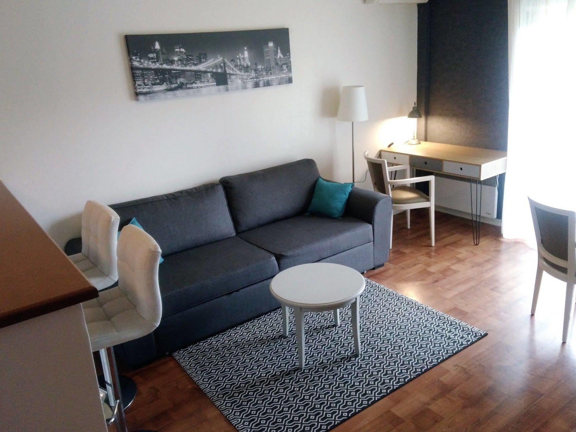 Brétigny-sur-Orge Residence Carouge Appart Hotel المظهر الخارجي الصورة